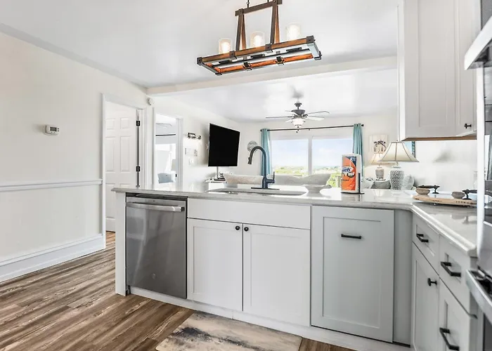 Oceanfront St Helena Island Condo W/ Beach Access!
